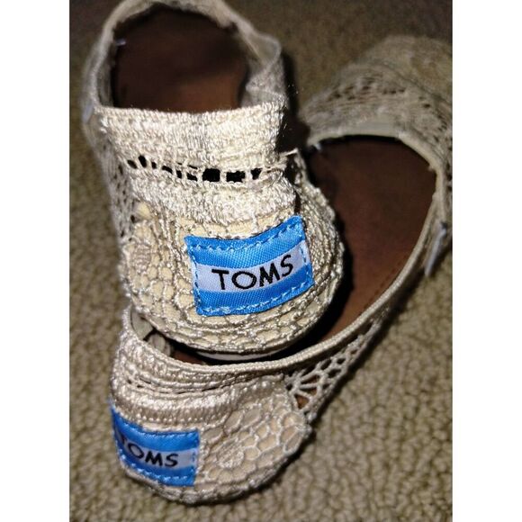 Women’s Toms Alpargata – Natural Moroccan Crochet (Size 6) - Picture 5 of 6